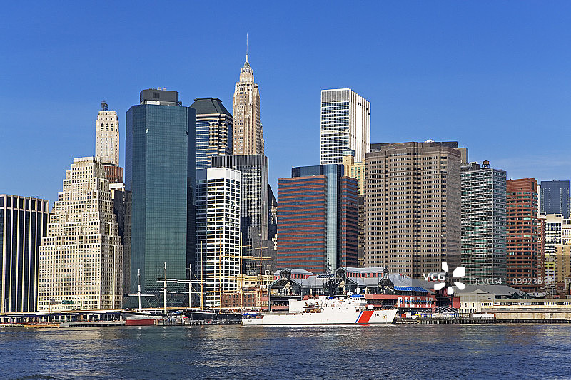 曼哈顿市中心的码头图片素材