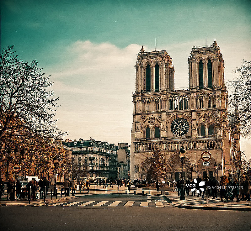 巴黎圣母院在“代替潮流”图片素材