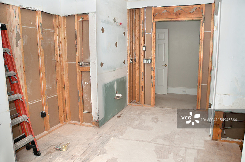 主浴室改造:拆除阶段图片素材