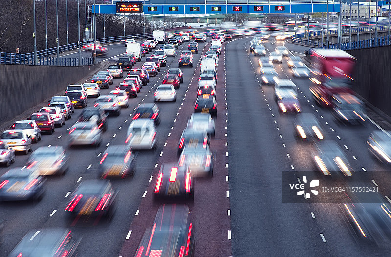 英国伯明翰城市高速公路的高峰时间图片素材