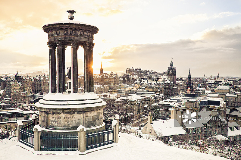 爱丁堡在雪下图片素材