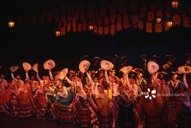 传统墨西哥舞蹈表演图片素材