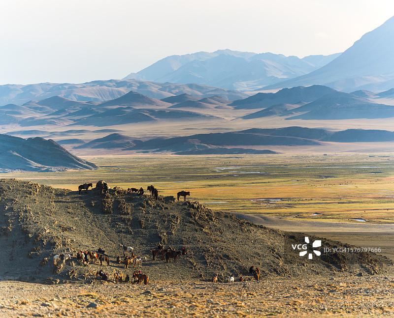 阿尔泰山哈萨克蒙古族骑兵金鹰猎人图片素材