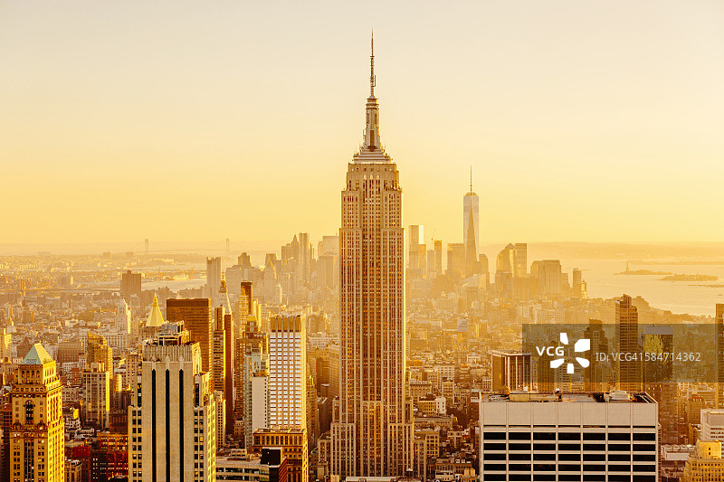 美国纽约曼哈顿的金色日落图片素材