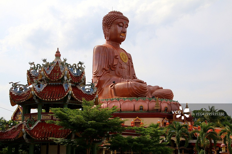 马来西亚吉兰丹Machimmaram寺的大佛图片素材