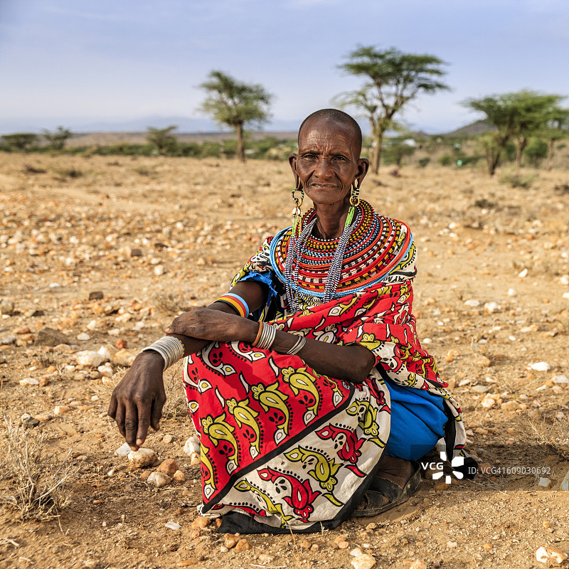 来自非洲肯尼亚桑布鲁部落的非洲妇女图片素材