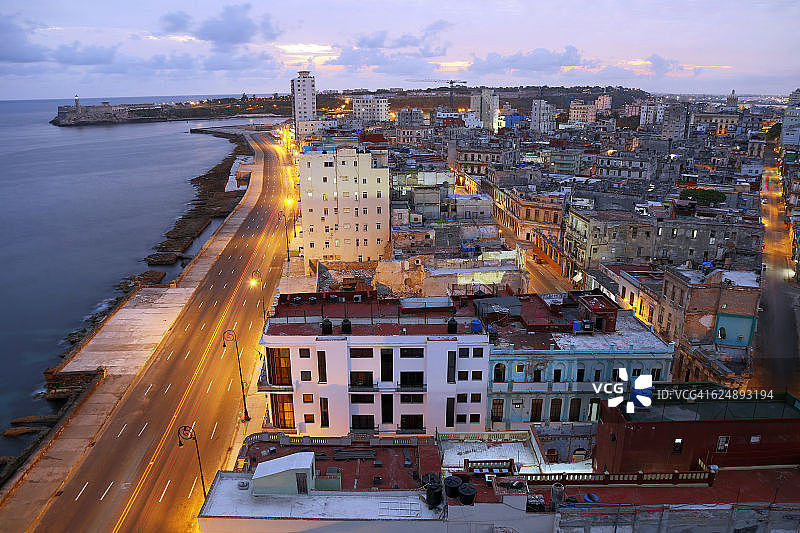 哈瓦那，古巴，照亮了清晨，高架的景色图片素材