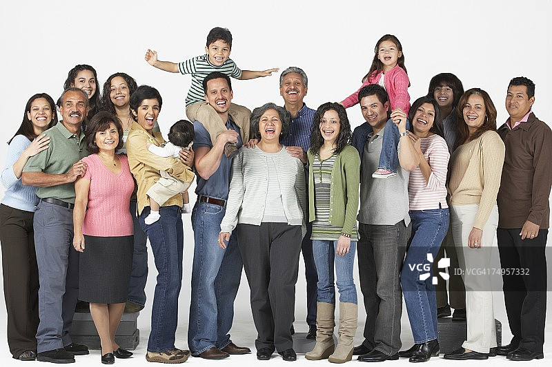 多代拉美裔家庭的肖像图片素材