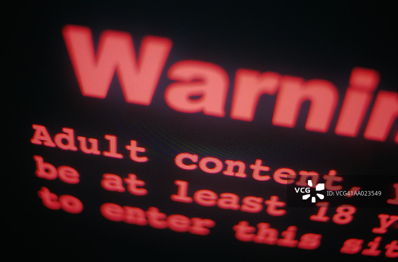 计算机屏幕上的警告信息图片素材