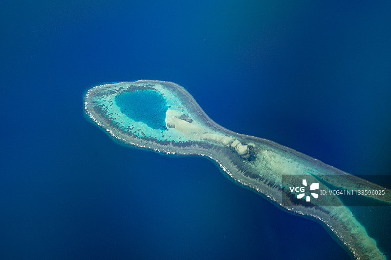 菲律宾南海南沙群岛准将礁日间鸟瞰图图片素材