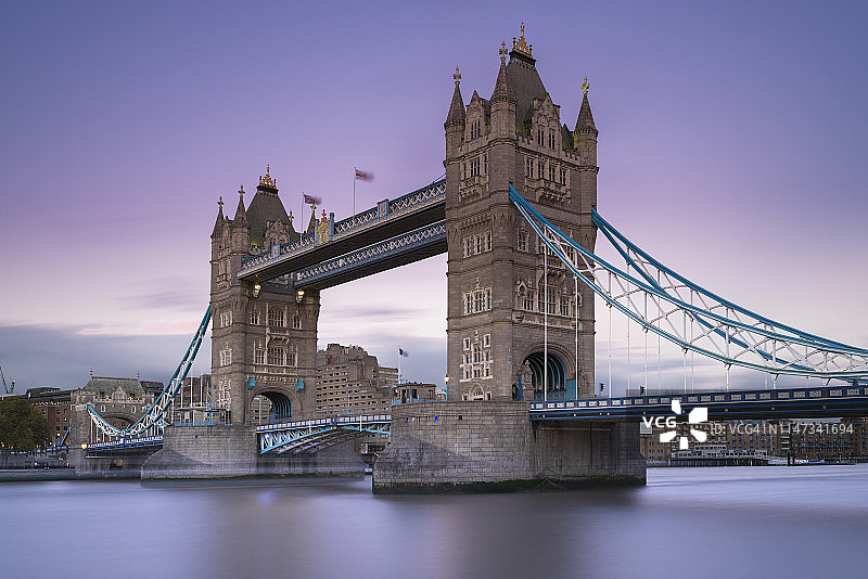 英国，伦敦，塔桥黄昏图片素材