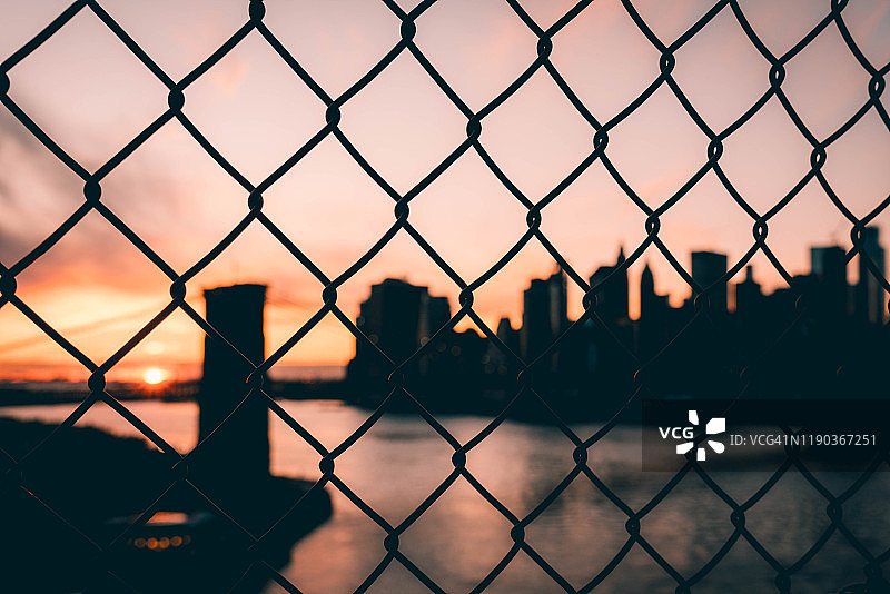 黄昏时分从曼哈顿桥眺望图片素材