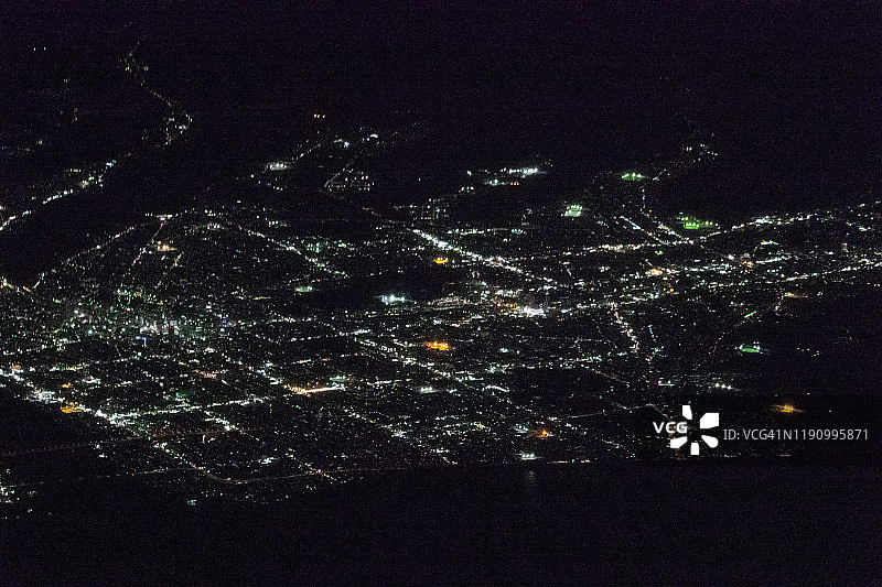 从飞机上俯瞰太平洋和日本静冈县静冈市图片素材