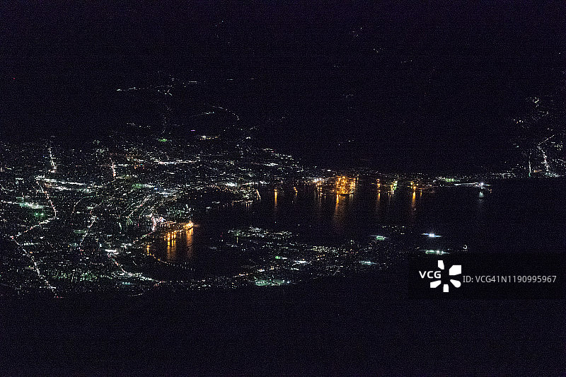 从飞机上俯瞰太平洋和日本静冈县静冈市图片素材