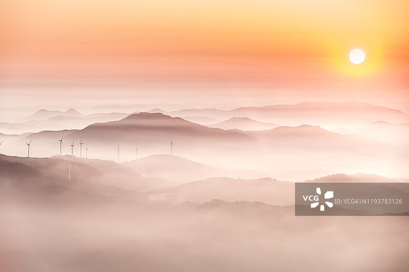 韩国Wolchulsan山天宫峰的日出景观图片素材