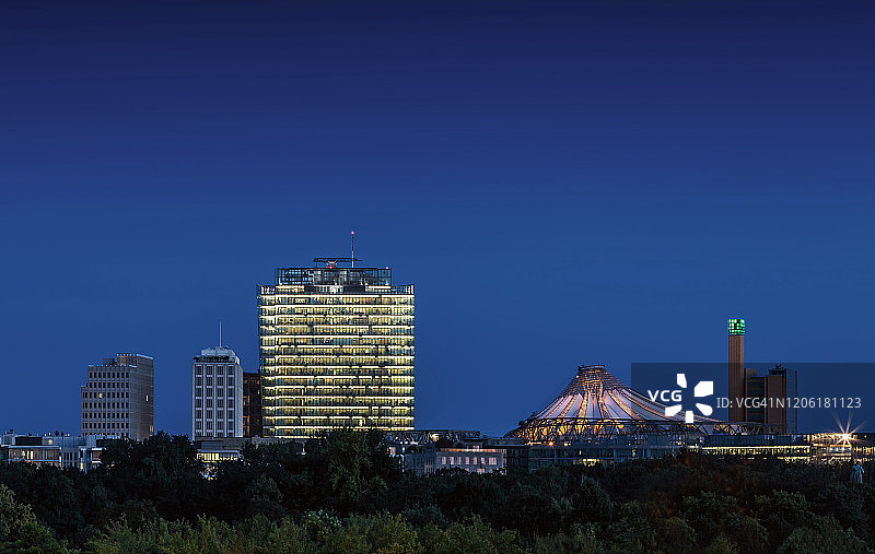 蓝色时刻波茨坦广场(德国柏林)图片素材