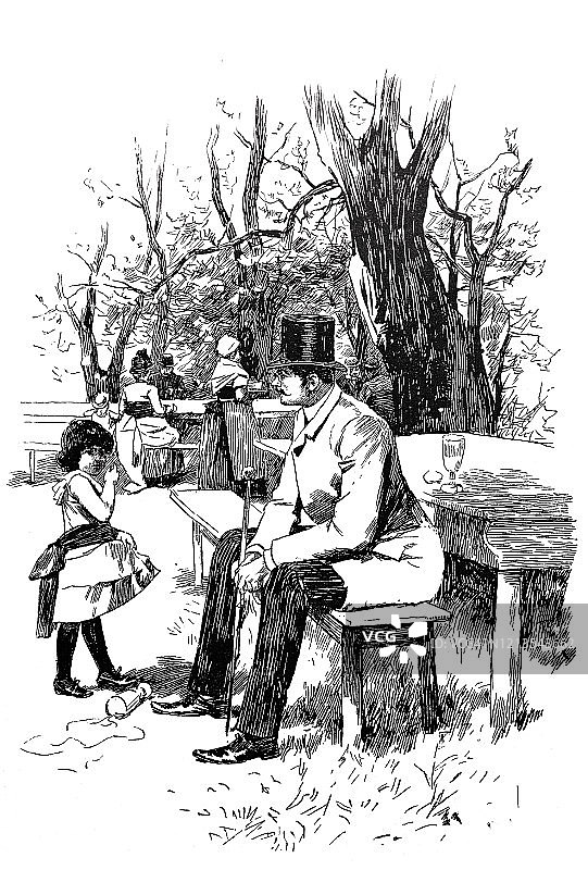 一个小女孩在公园里和一个戴帽子的男人说话图片素材