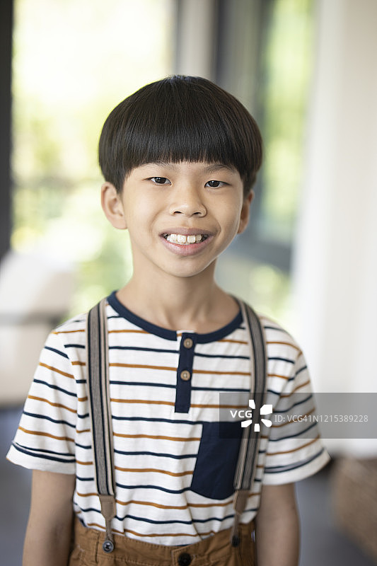 亚洲男孩的肖像图片素材