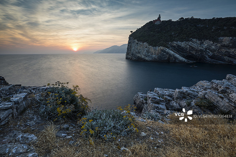 意大利Cinque Terre蒂诺岛的夏日日落图片素材