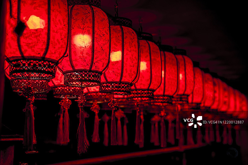 一排排的中国红灯笼图片素材
