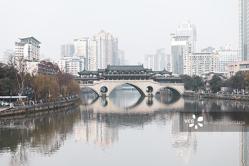 成都中国传统建筑桥(中国四川安顺桥)图片素材