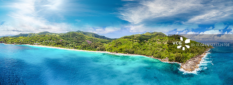 无人机俯瞰塞舌尔群岛普拉林美丽的海岸线图片素材