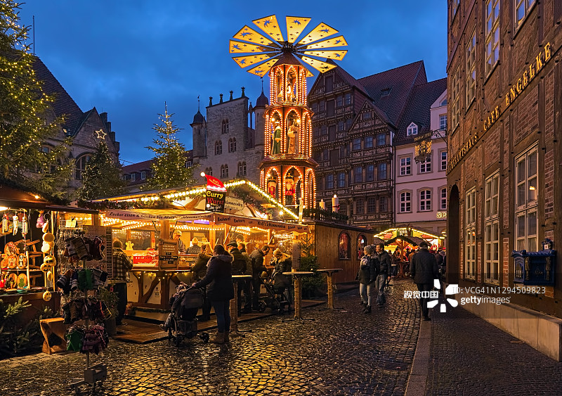 德国希尔德斯海姆市场广场的圣诞市场图片素材