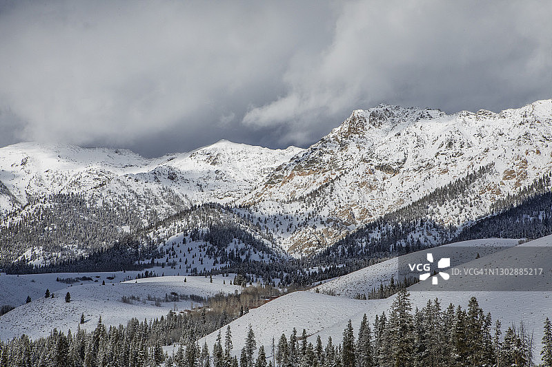 美国，爱达荷州，太阳谷，风景与博尔德山脉在冬天图片素材