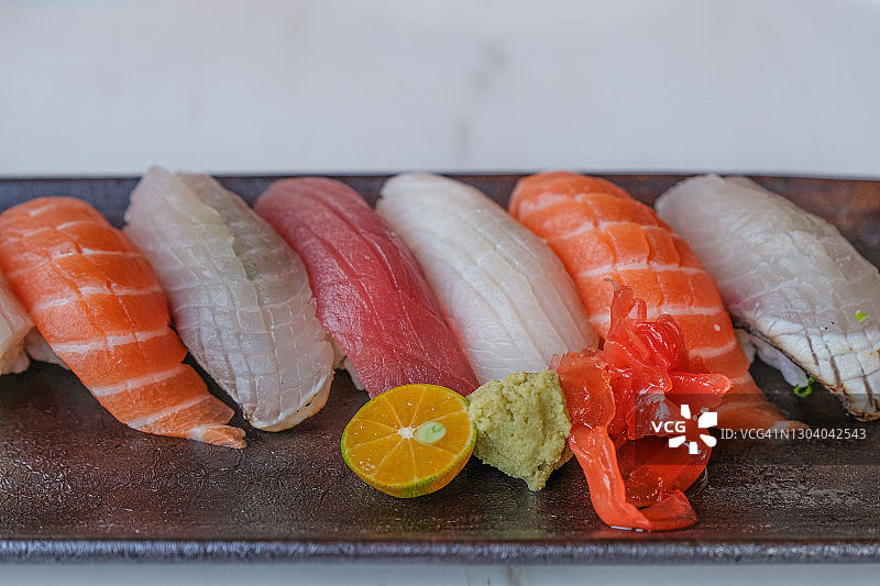 传统日本料理，生鱼片寿司图片素材