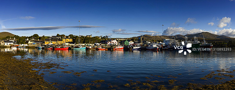Castletown Bearhaven海港，Beara，科克郡，爱尔兰图片素材