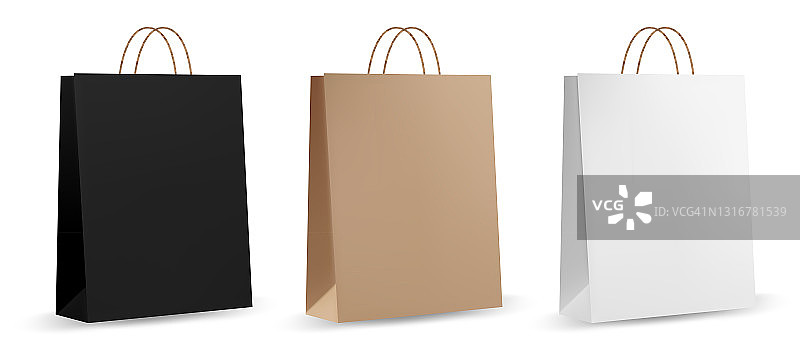 纸袋模板。棕色现实的纸袋。正面和侧面的零售采购包装-空白模型与空空间和绳把手。图片素材