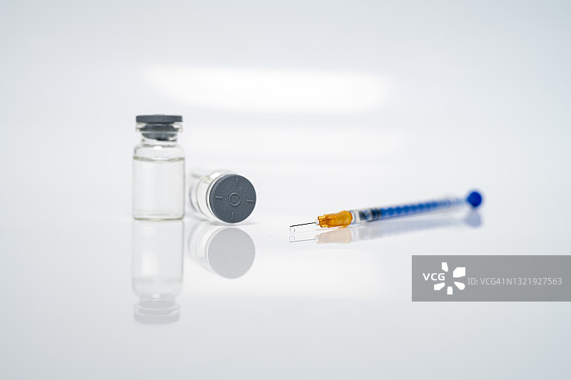 疫苗和注射器图片素材