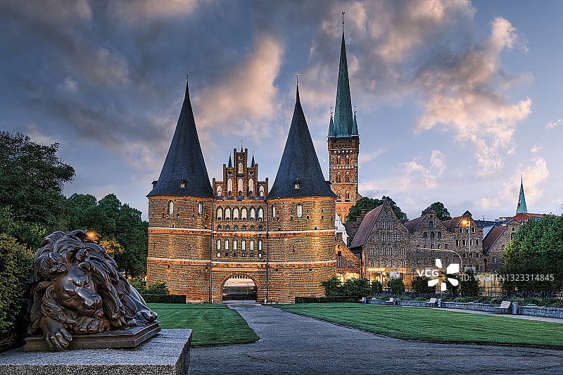 德国石勒苏益格-荷尔斯泰因，Lübeck城门图片素材