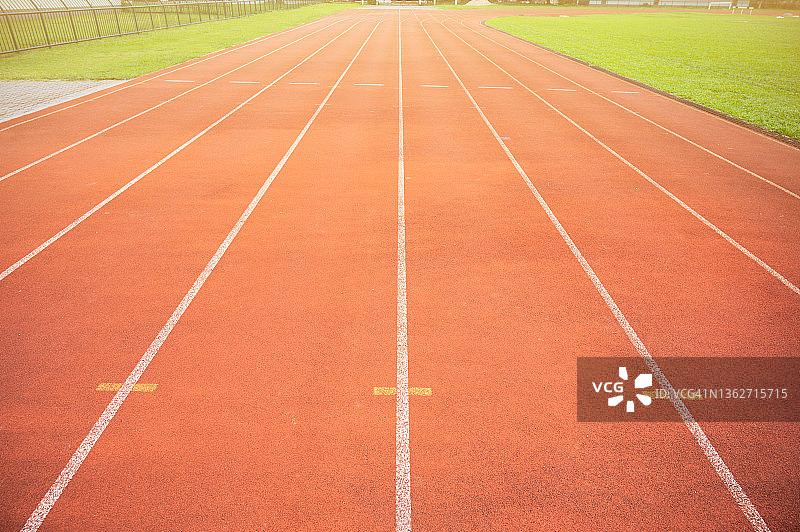 条纹跑道跑道或体育场运动员跑道上的条纹跑道图片素材