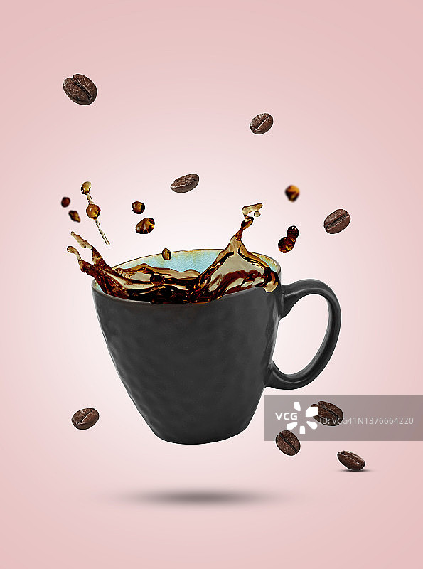 咖啡杯，烤豆和咖啡粉图片素材