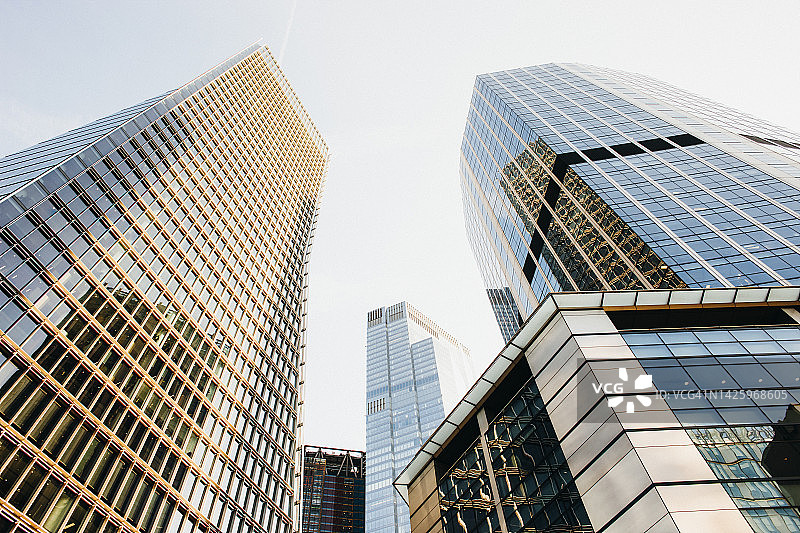 伦敦摩天大楼的低角度视图图片素材