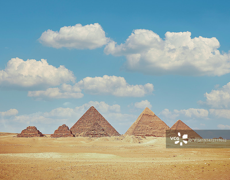 金字塔，埃及的吉萨图片素材
