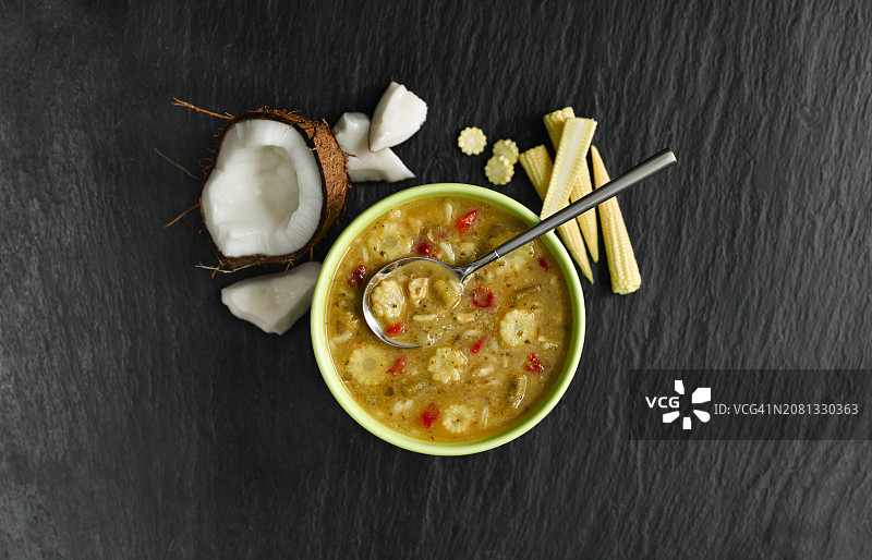 泰式咖喱绿鸡汤图片素材