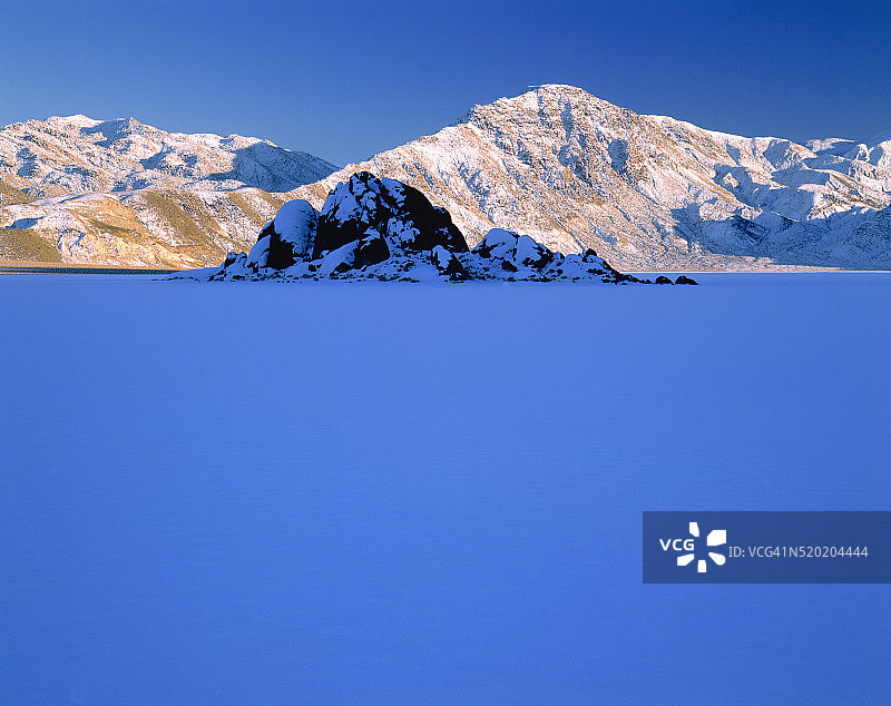 冬季的帕纳芒山脉图片素材
