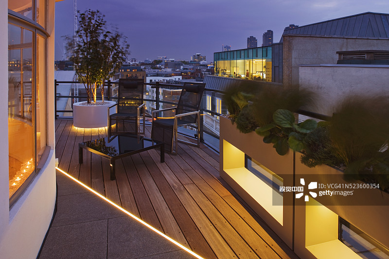 阿米尔·施莱辛格(Amir Schlezinger)设计的金古塔屋顶花园图片素材