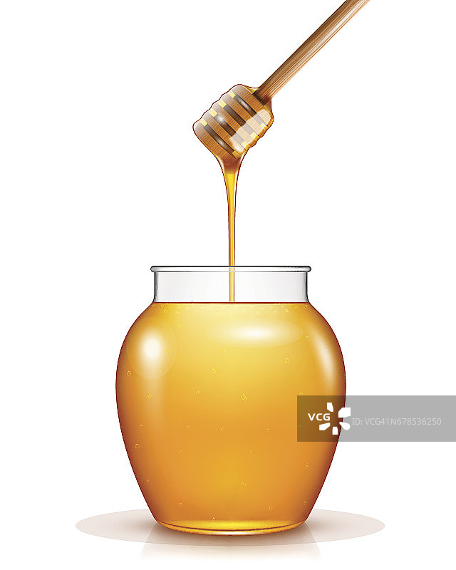 玻璃罐的蜂蜜与木制毛毛细雨隔离在白色的背景图片素材