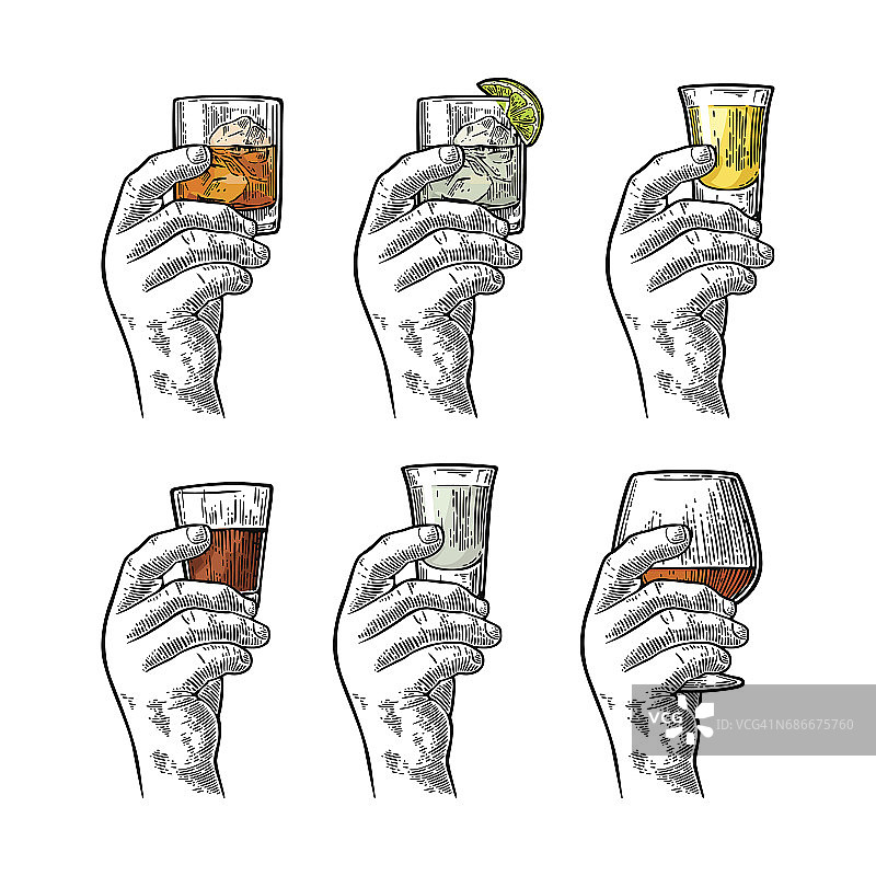 手握酒杯龙舌兰，伏特加，朗姆酒，干邑，威士忌，杜松子酒。图片素材