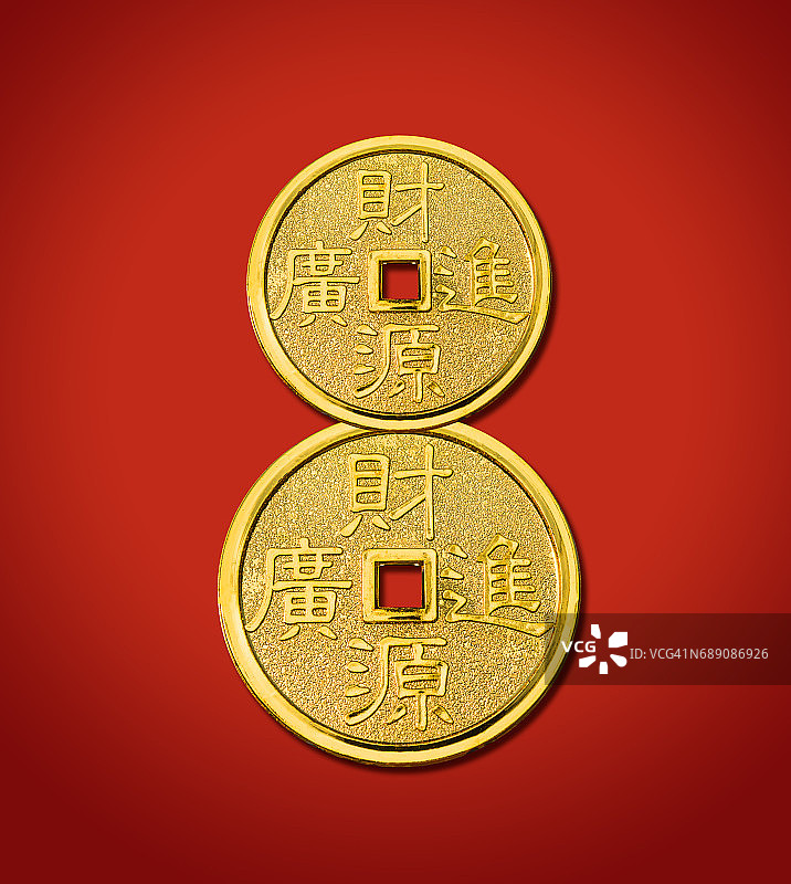 中国金币8号孤立在幸运的红色背景上图片素材