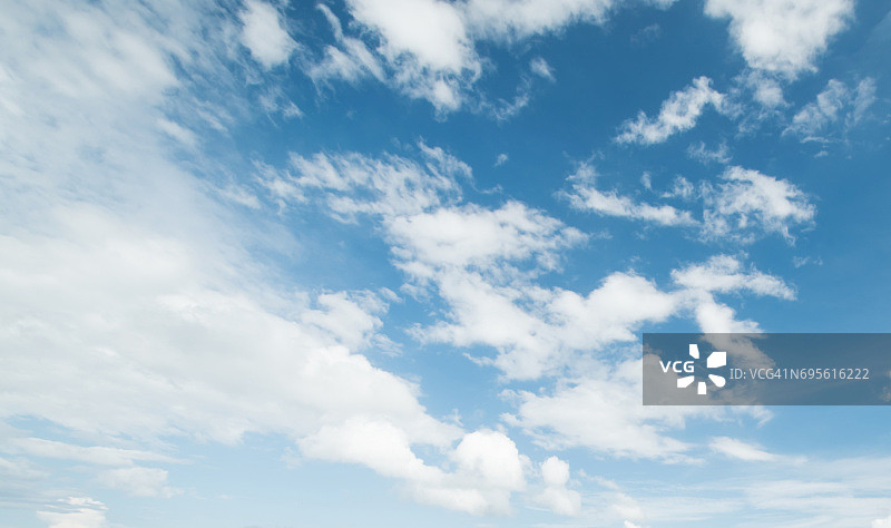 热带云和天空全景图图片素材