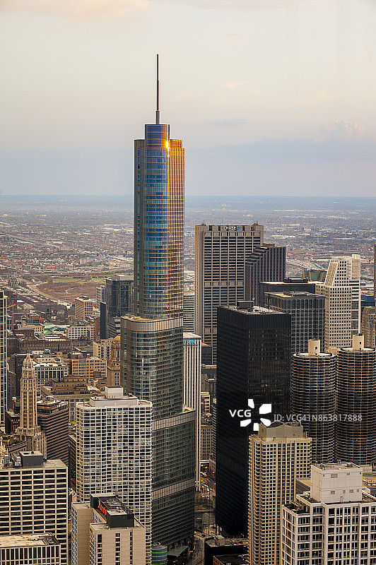 从360芝加哥观景台，约翰汉考克大厦，俯瞰特朗普国际酒店和大厦图片素材