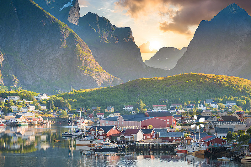 挪威，挪威罗浮敦群岛的日落风景图片素材