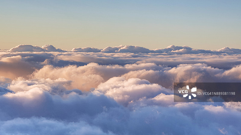 云的类型-风景上的云图片素材