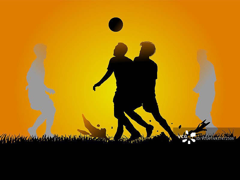 足球运动员头球和草地的剪影图片素材