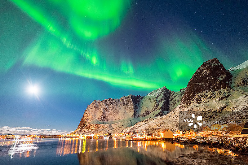 挪威罗浮敦群岛勒内岛的北极光图片素材