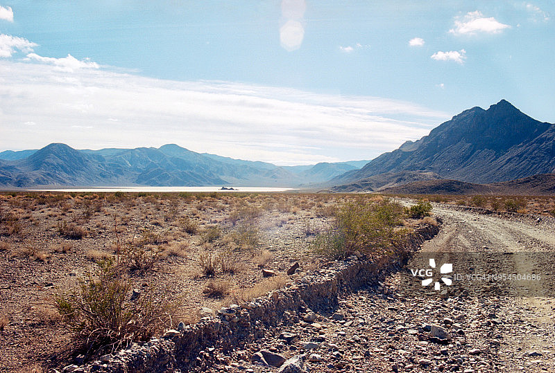 通往马场盐湖的马场路，死亡谷，加州图片素材